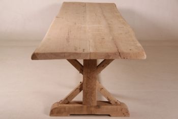 Baumstamm-Tisch aus alter Eiche 95 * 350 cm