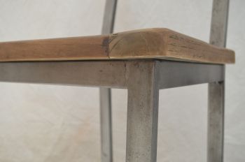 Metallstuhl Mila mit Teakholz-Sitz und Rücken