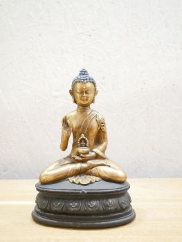 Buddha sitzend