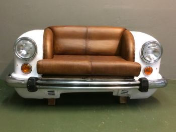 weißes Auto mit Cognac Lederbezug
