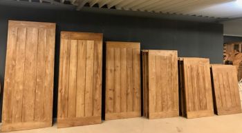 Teak-Gartentische mit 4 Blockbeinen