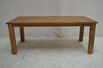 Teak-Gartentische mit 4 Blockbeinen