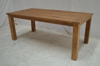 Teak-Gartentische mit 4 Blockbeinen