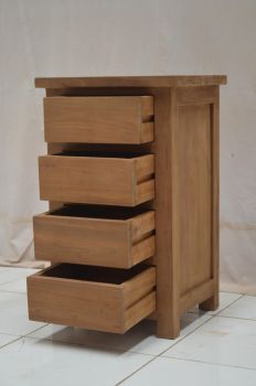 Nachtschrank auf Maß 4 Schubladen