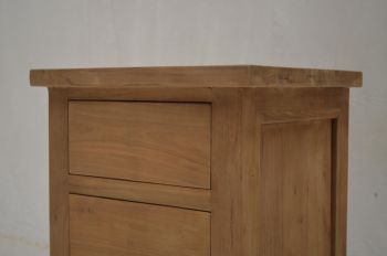 Nachtschrank auf Maß 4 Schubladen