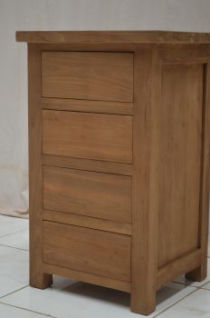 Nachtschrank auf Maß 4 Schubladen