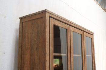 SMG-07 Dreitürige Vitrine Dengkleh