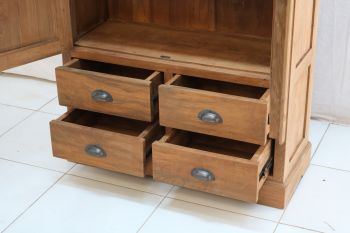 Vitrine nach Wunsch hier 82 x 31 x 210 cm